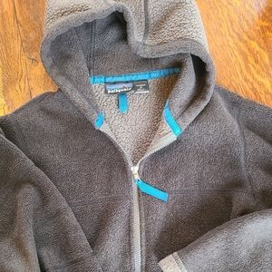 Brown hooded patagonia fleece